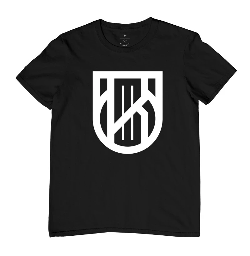 Camiseta Academia do Baterista Logo Branca — escudo branco em camiseta preta